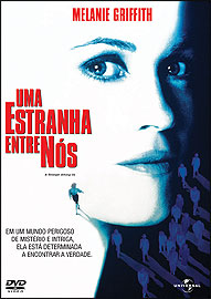 Uma Estranha Entre Nos
